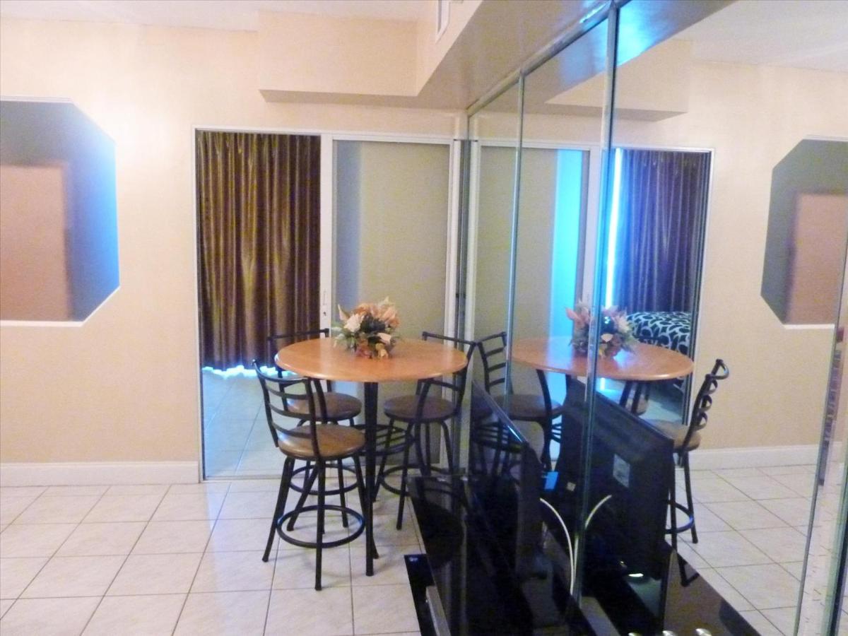 Castle 727 Studio With Balcony And Ocean View, Pool, Tennis, Beach Access, Free Parking Villa Miami Beach Exterior foto