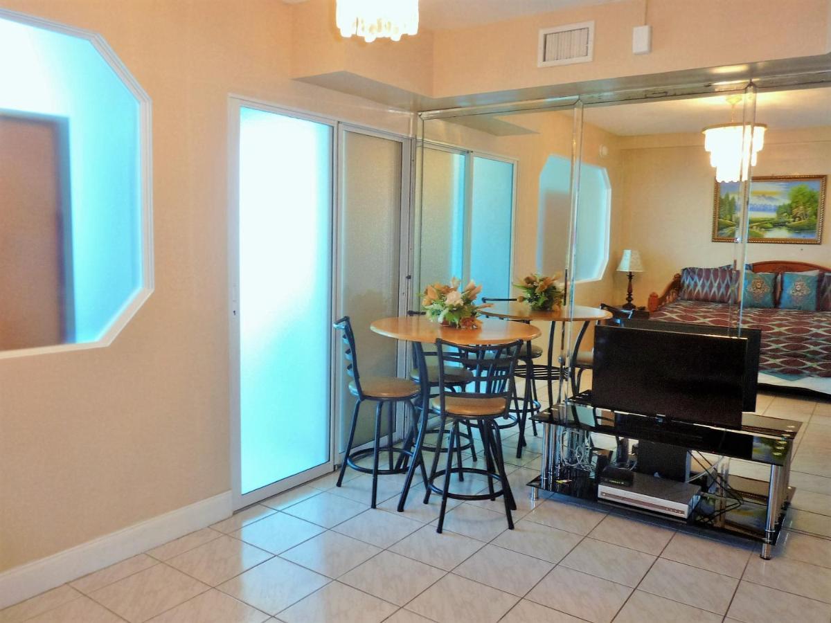 Castle 727 Studio With Balcony And Ocean View, Pool, Tennis, Beach Access, Free Parking Villa Miami Beach Exterior foto