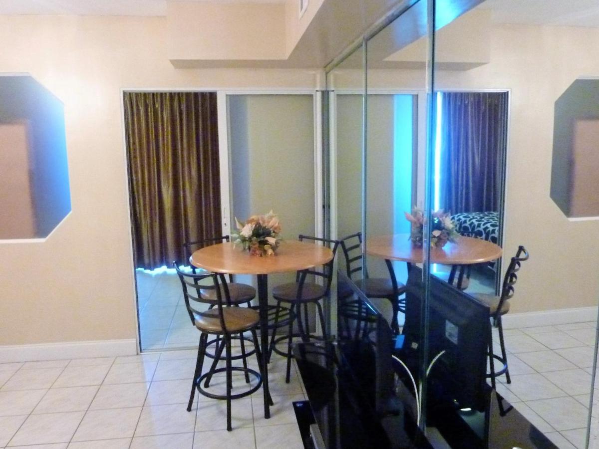 Castle 727 Studio With Balcony And Ocean View, Pool, Tennis, Beach Access, Free Parking Villa Miami Beach Exterior foto