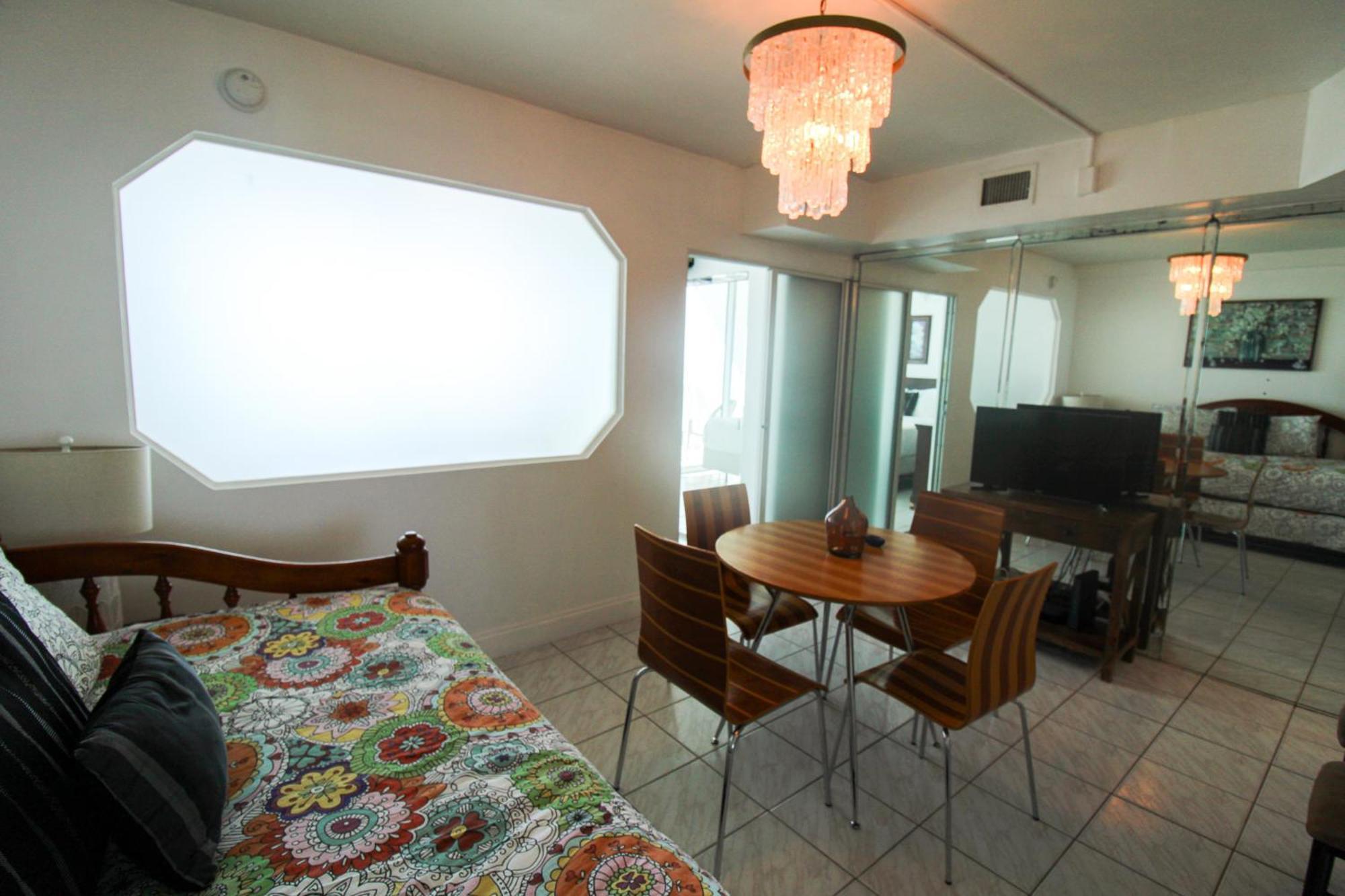 Castle 727 Studio With Balcony And Ocean View, Pool, Tennis, Beach Access, Free Parking Villa Miami Beach Exterior foto