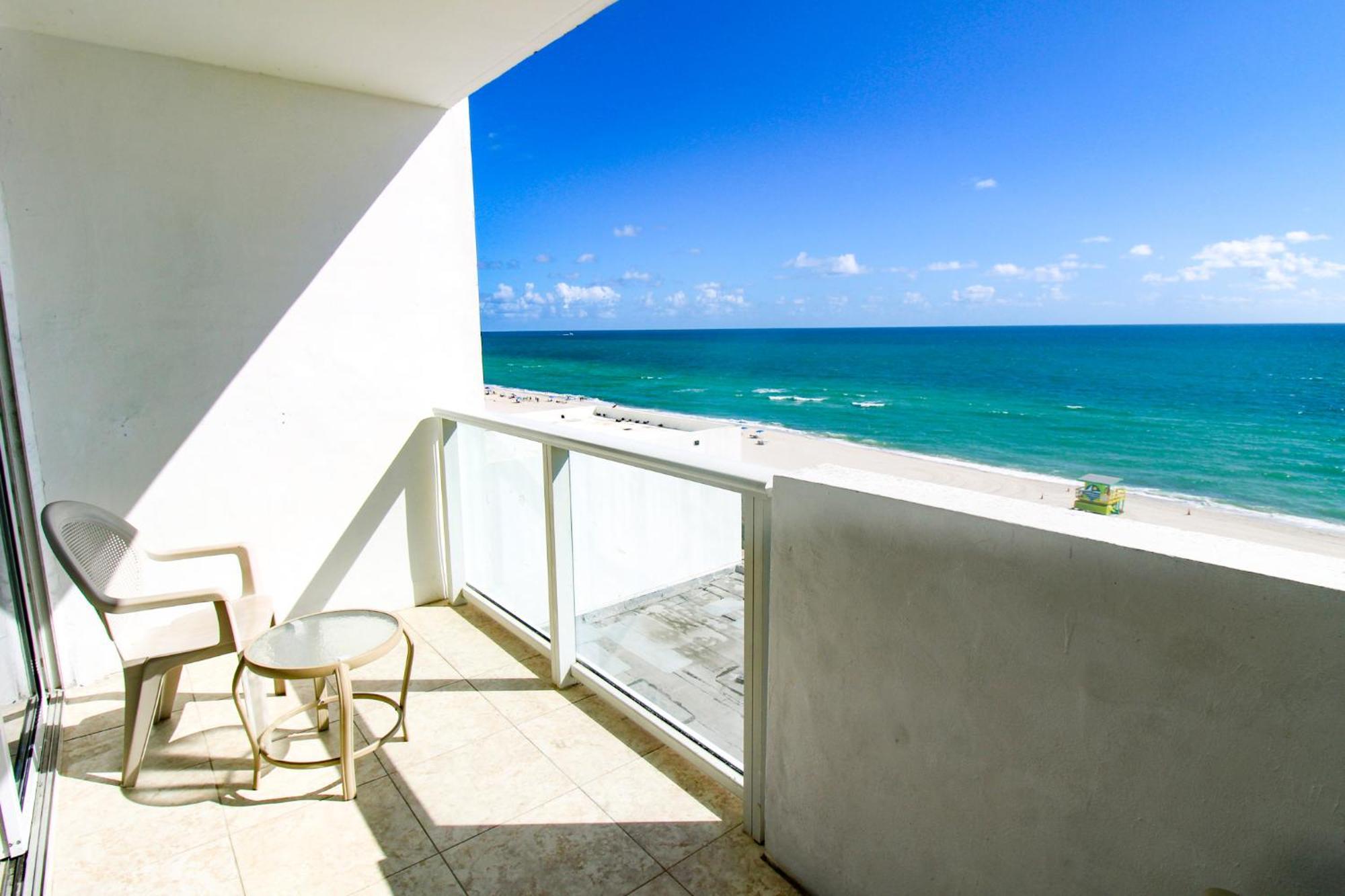 Castle 727 Studio With Balcony And Ocean View, Pool, Tennis, Beach Access, Free Parking Villa Miami Beach Exterior foto